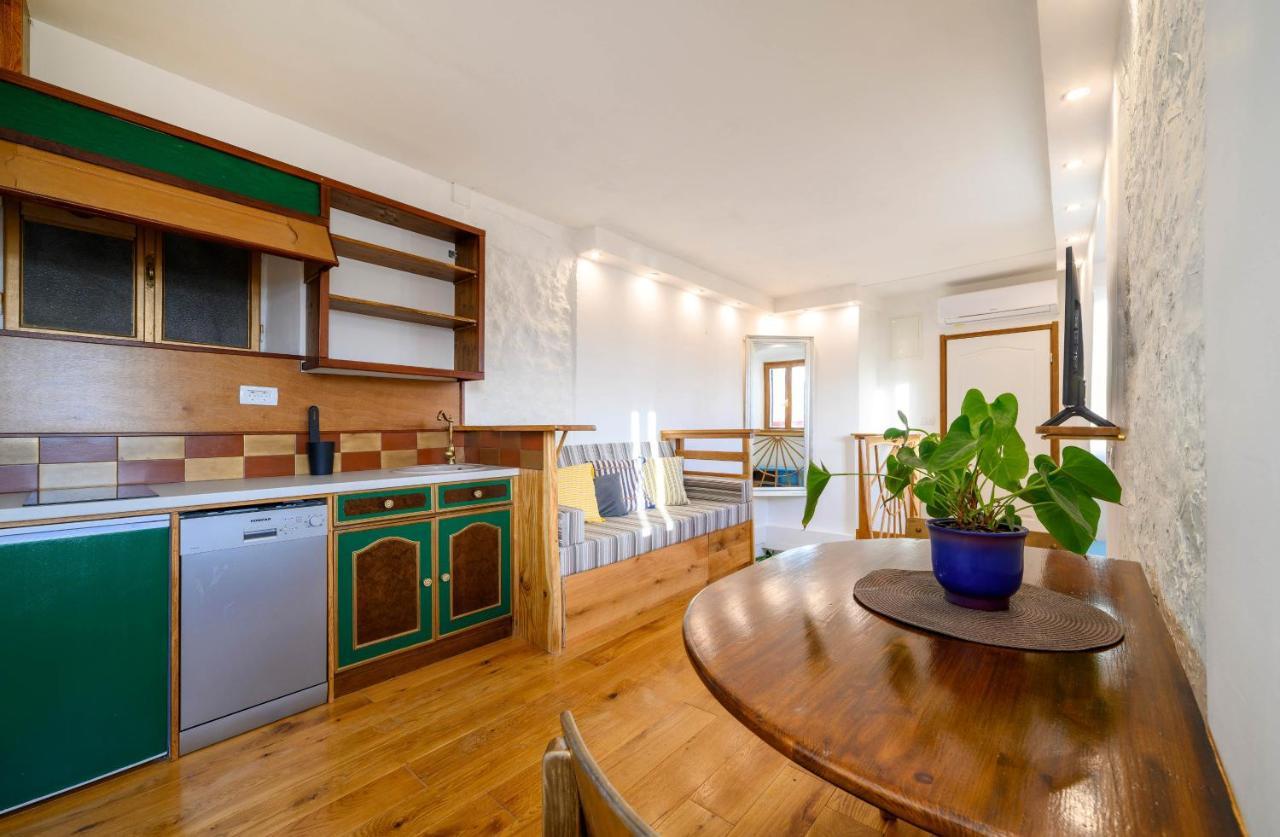 On The Rock Apartments シベニク エクステリア 写真