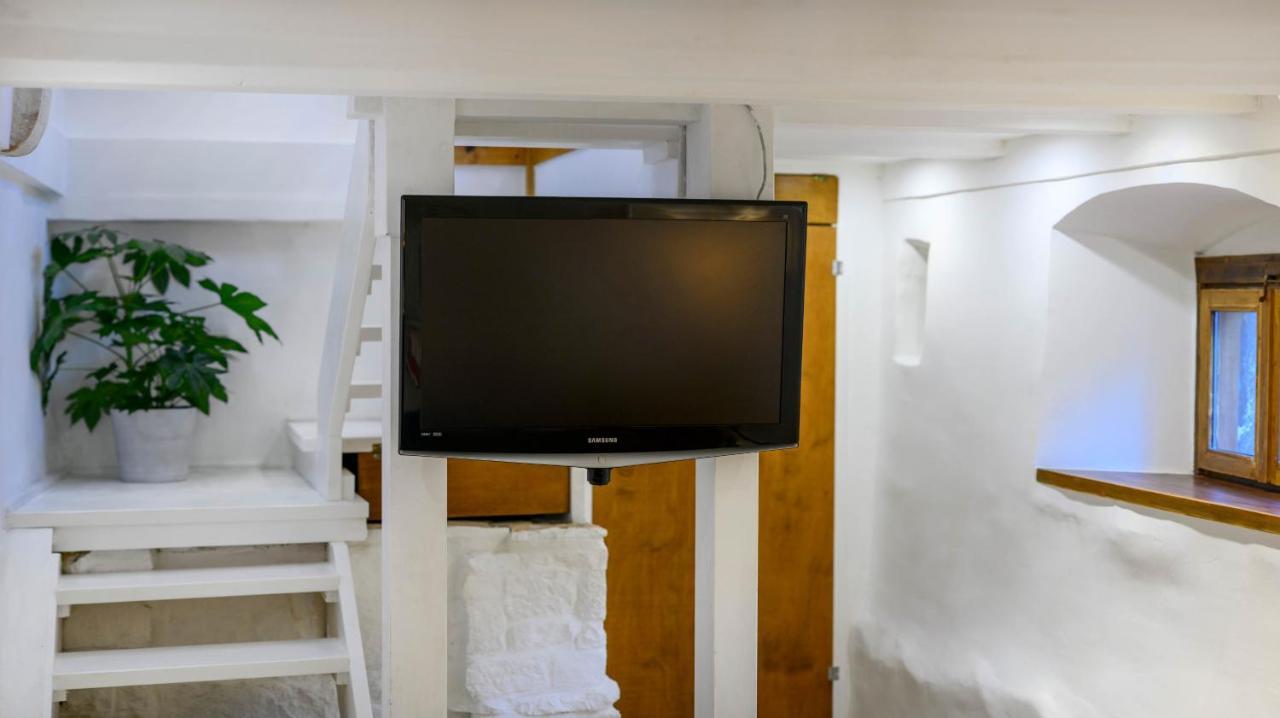 On The Rock Apartments シベニク エクステリア 写真